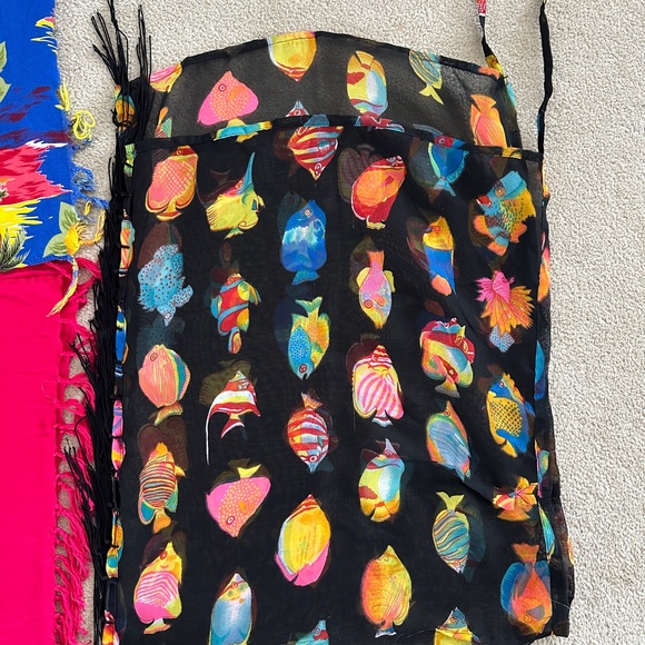 Beach sarongs - Picture 4 of 5